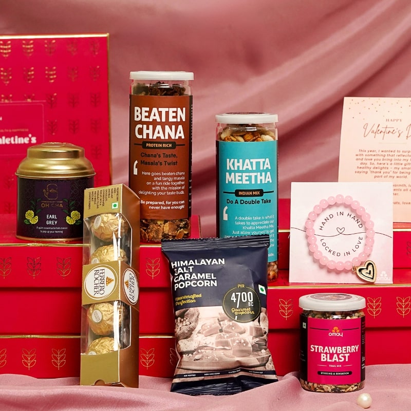 Snack & Snuggle Vday Gift Box