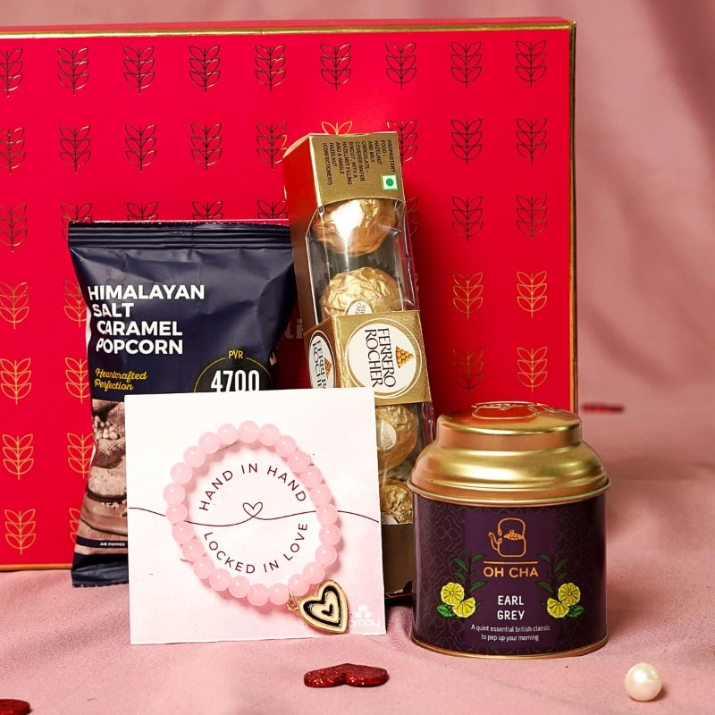 Snack & Snuggle Vday Gift Box